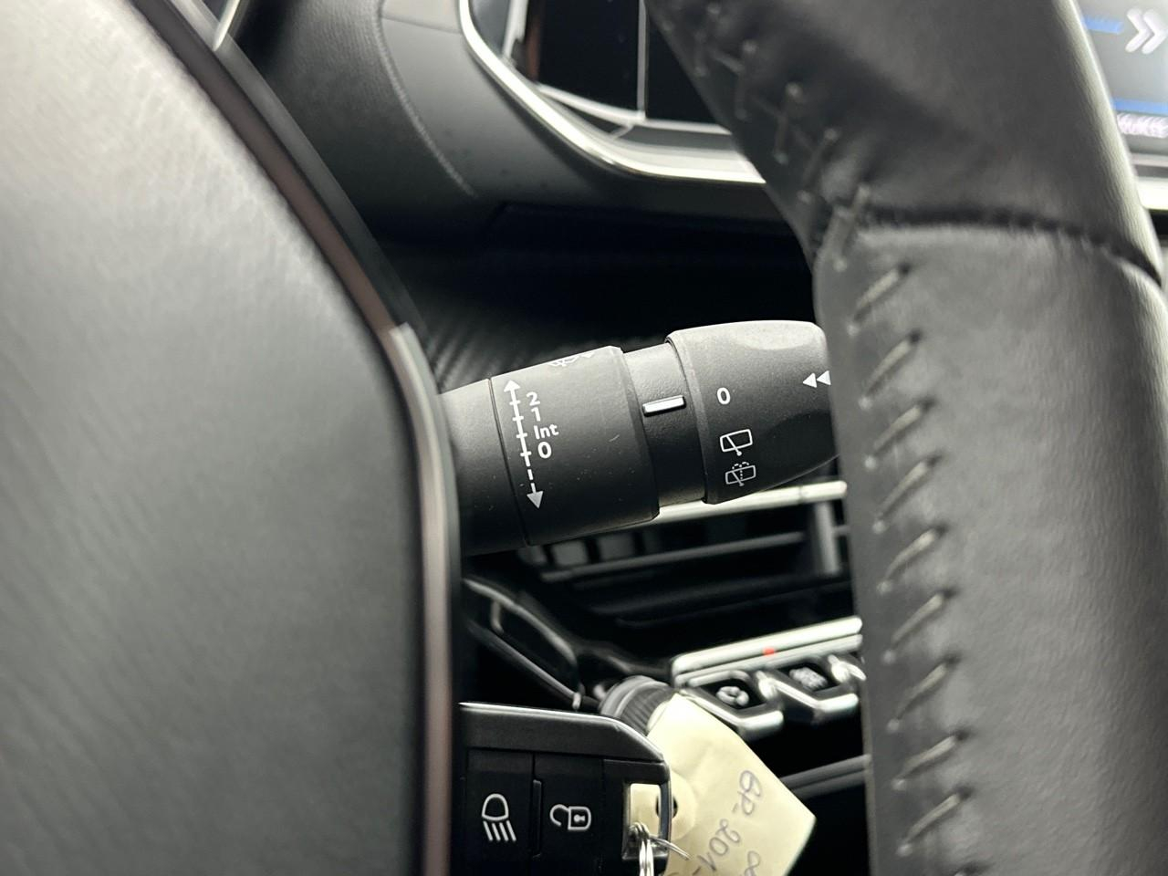 Peugeot 208 puretech 100 s&s bvm6 style — photo 20