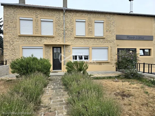 BAZEILLES  Maison familiale avec local professionnel, dépend