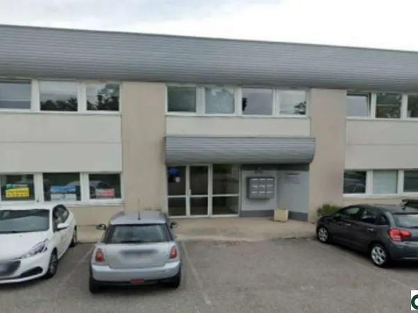 Local professionnel 298 m²