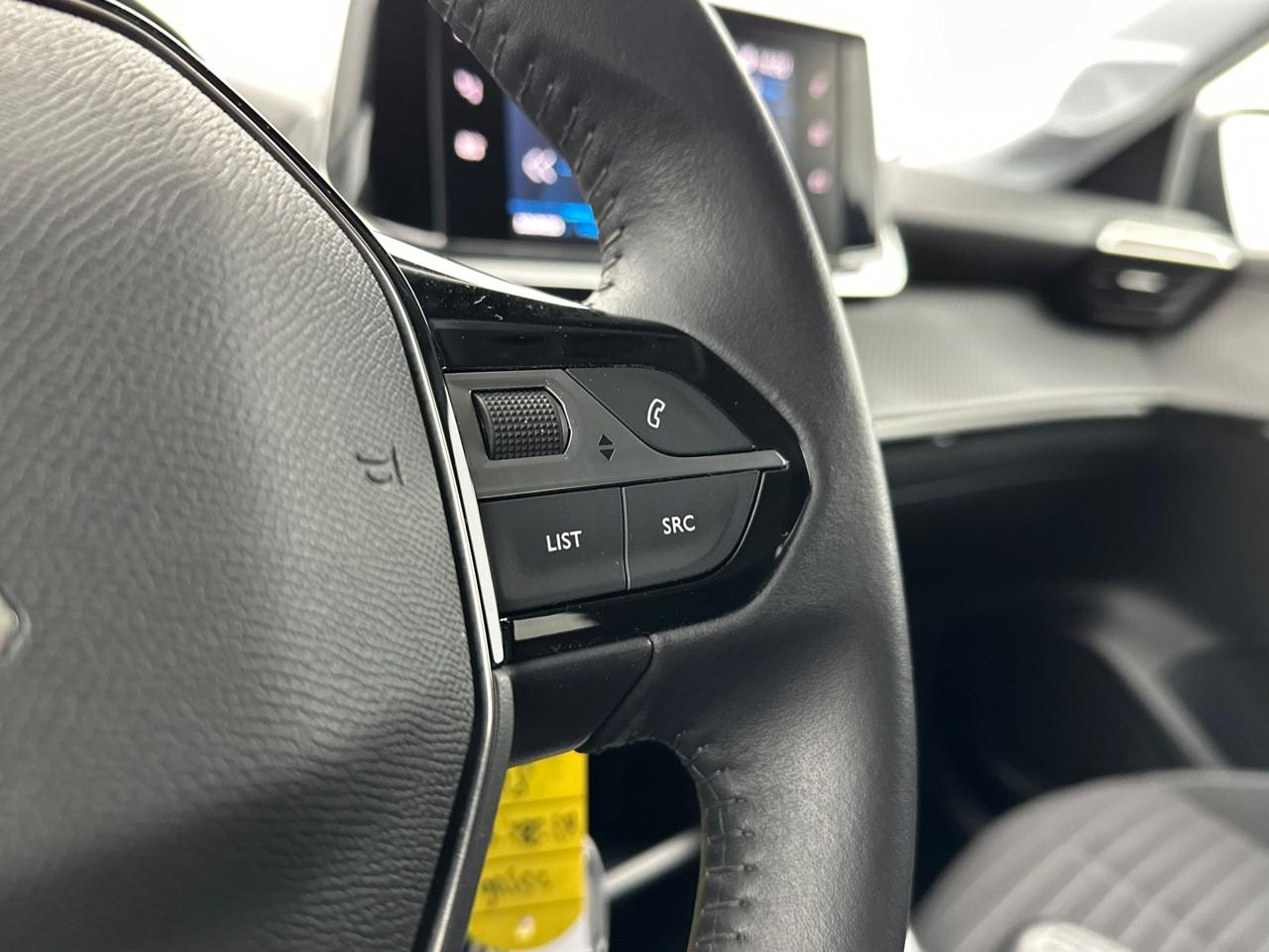 Peugeot 208 puretech 100 s&s bvm6 style — photo 18