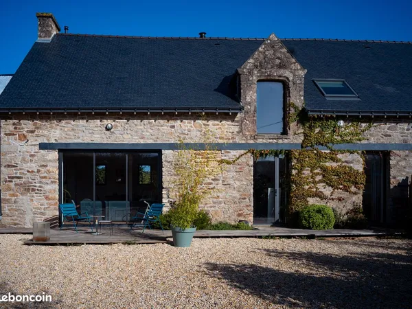 Longère en pierre de 145 m² à Plumergat