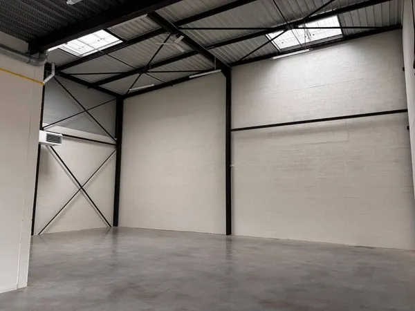 Local d'activité 420 m²
