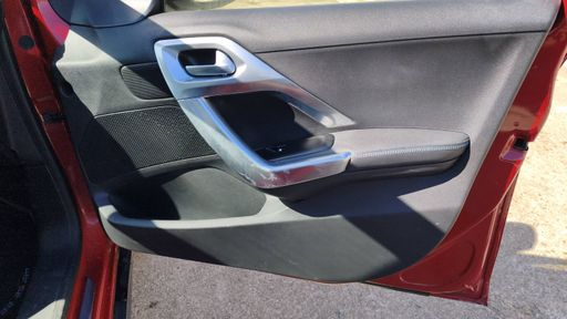 Peugeot 2008 PURETECH 110CH - Crossway – 2018 – 49852 km – Essence – Boîte Manuelle — photo 45