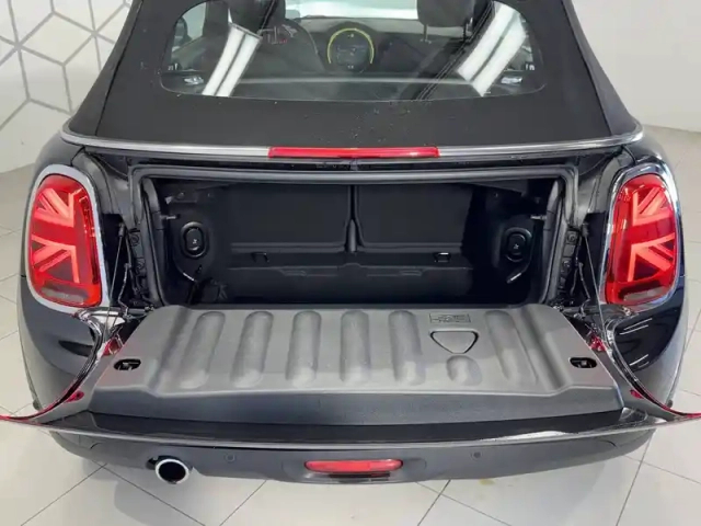 Mini Mini cabriolet cooper d 116 ch bva7 — photo 9