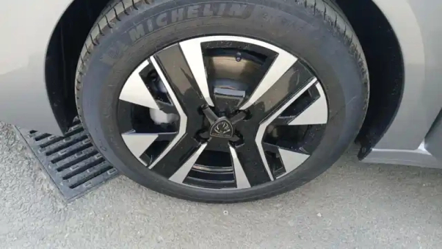Peugeot 208 hybrid 110 ch e-dcs6 — photo 12