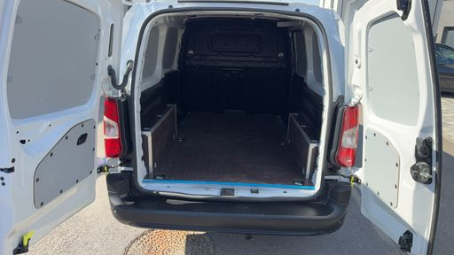 Citroen Berlingo Fourgon XL 1.5 BlueHDi 130 EAT8 - Van – 2025 – 27389 km – Diesel – Boîte Automatique — photo 26