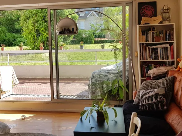 2 pièces meublé ou vide de 50 m2, rénové en 2023, situé au RDC d'une jolie résidence sécurisée