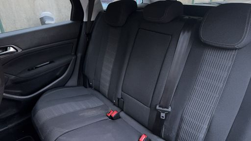 Peugeot 308 SW 1.2 PureTech 130 - Allure – 2019 – 57646 km – Essence – Boîte Manuelle — photo 18