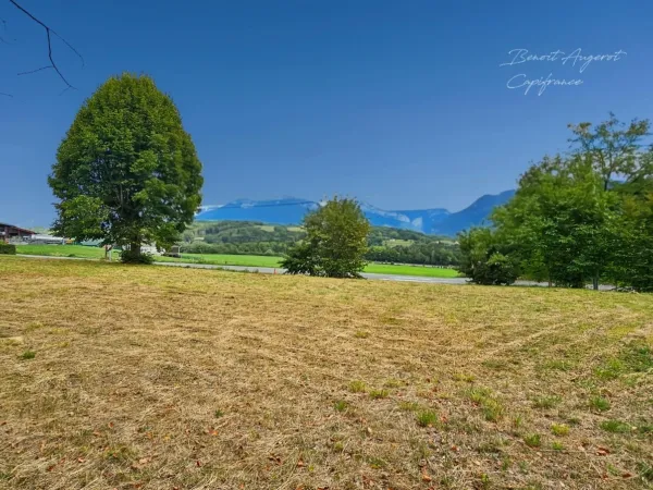 Terrain 1054 m²