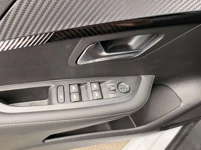 Peugeot 208 electrique 156ch 54 kwh — photo 5