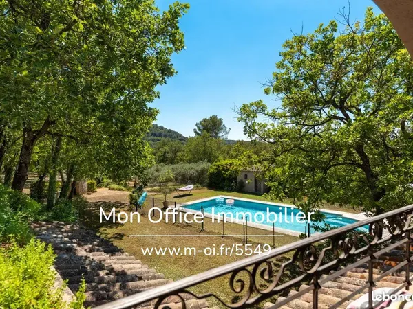Propriété 10 pièces 375 m²