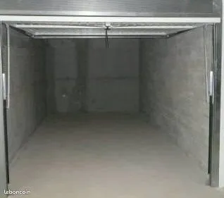 Box à louer à l'année pour voiture