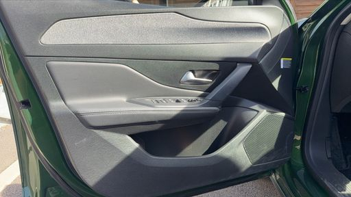 Peugeot 308 1.2 Puretech 130 EAT8 - Allure Pack – 2023 – 53452 km – Essence – Boîte Automatique — photo 19