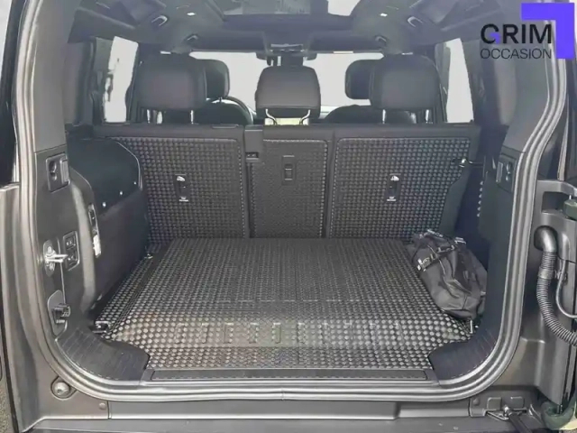 Land Rover Defender 110 phev — photo 32