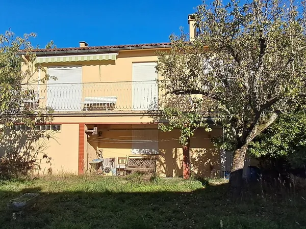 Maison 4 chambres avec garage, terrasse et jardin