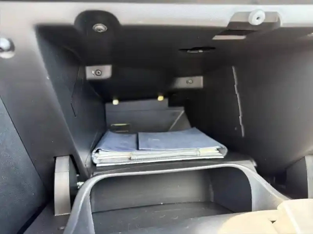 Peugeot 208 puretech 82ch s&amp;s bvm5 — photo 24