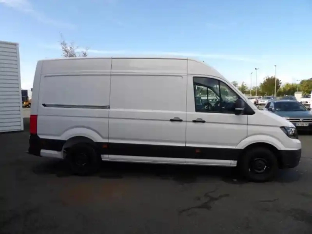 Volkswagen Crafter fg 30 l3h3 2.0 tdi 140ch business traction — photo 9