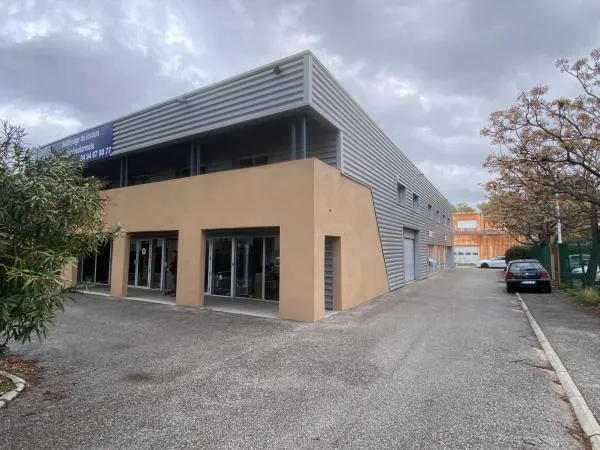 Bien Commercial À Louer