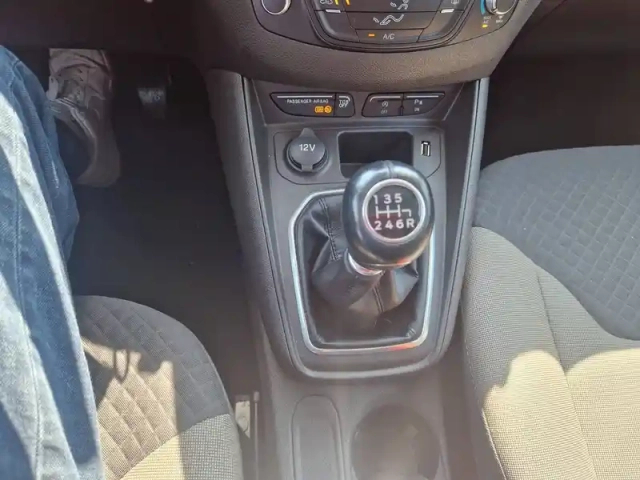 Ford Tourneo courier 1.5 tdci 100 bv6 s&amp;s — photo 10