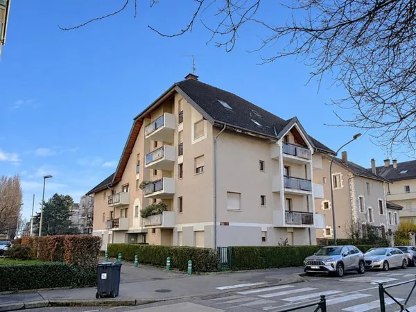 2P+C - n°14 - 10 route de Vignières à ANNECY