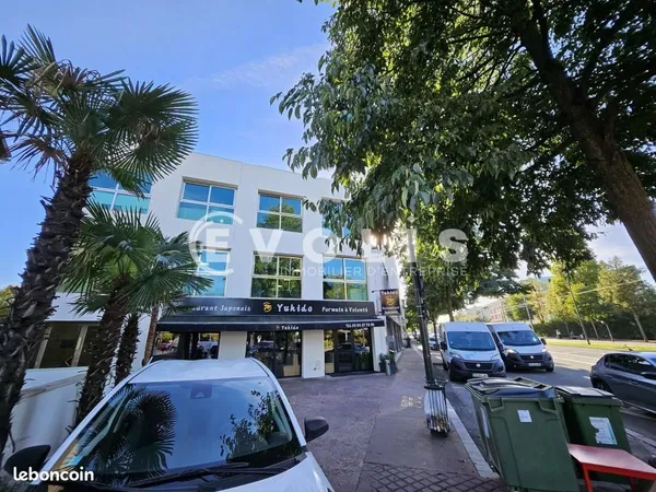Bureaux 100 m²