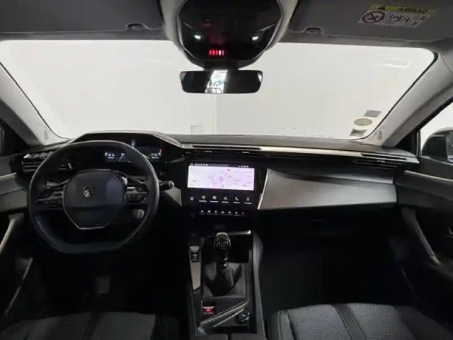 Peugeot 308 1.5 bluehdi 130 allure pack gps camera 180 carplay — photo 13