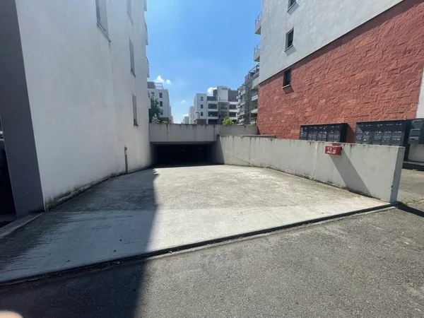 Parking 12 m²