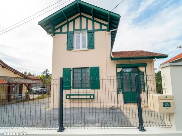 Maison familiale avec piscine et jardin - Labouheyre