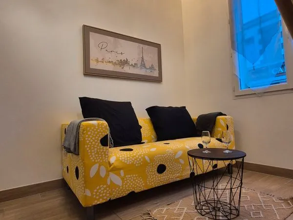 Joli STUDIO rénové au centre village proche de toutes commodités