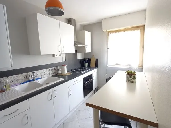 Location / colocation appartement T3 meublé 65m² 1040 CC Bordeaux Belcier Gare