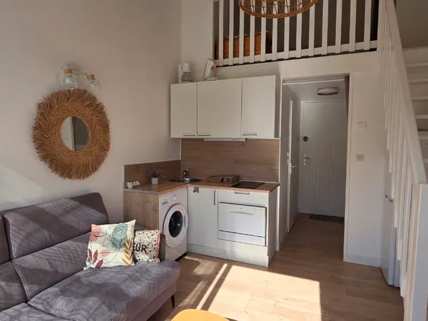 Charmant duplex climatisé lumineux avec balcon, piscines et parking privé