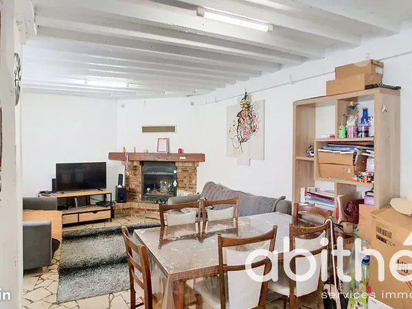 Studio 4 pièces 77 m²