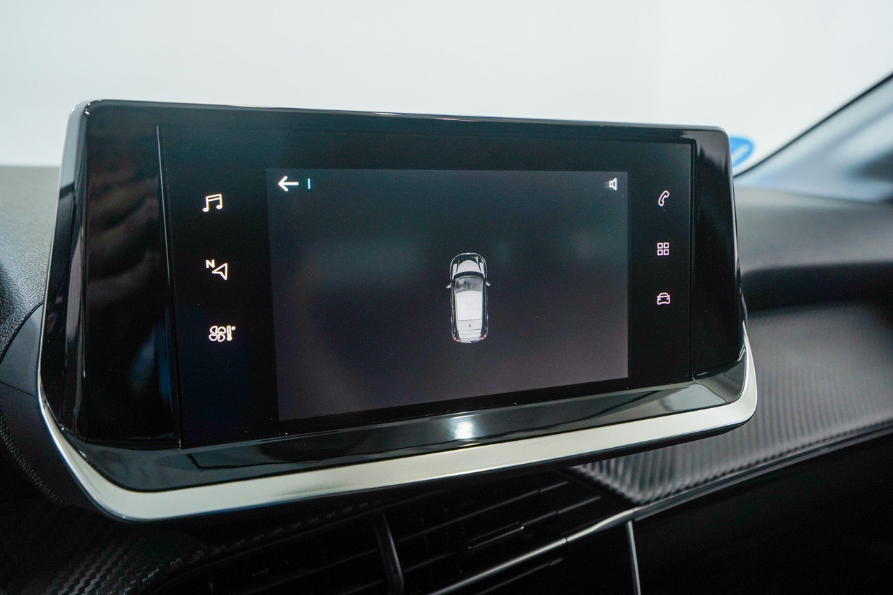 Peugeot 208 — photo 28