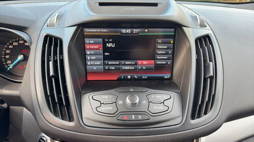 Ford Kuga 1.5 Ecoboost 150 - Titanium – 2016 – 136480 km – Essence – Boîte Manuelle — photo 3