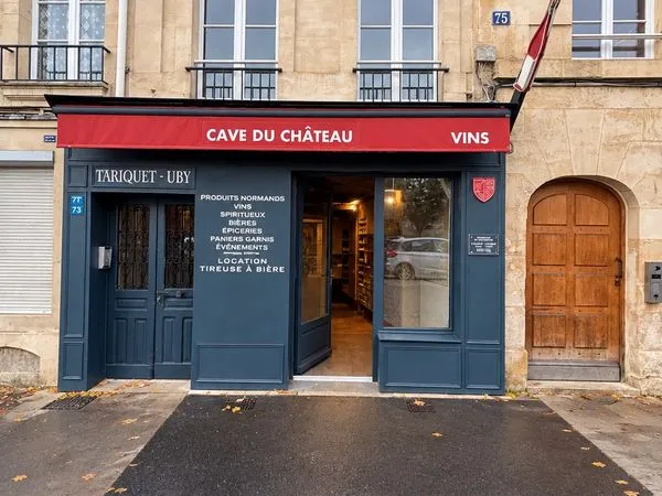 Local commercial Caen centre / face château