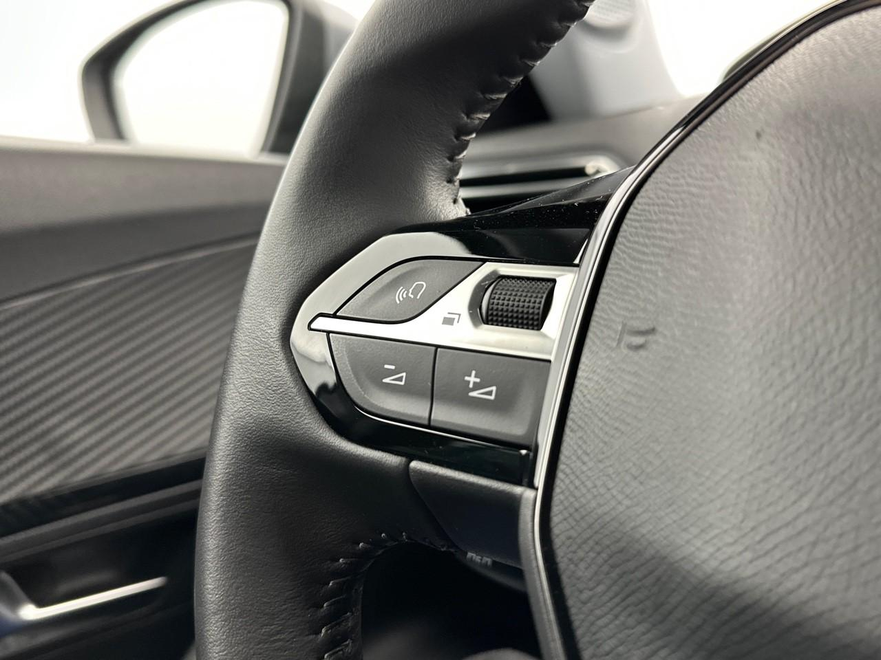 Peugeot 2008 puretech 100 s&s bvm6 style — photo 17