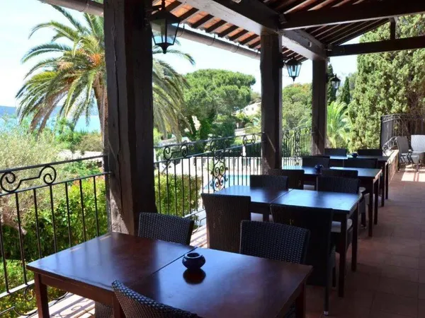 Bâtiment 654 m²