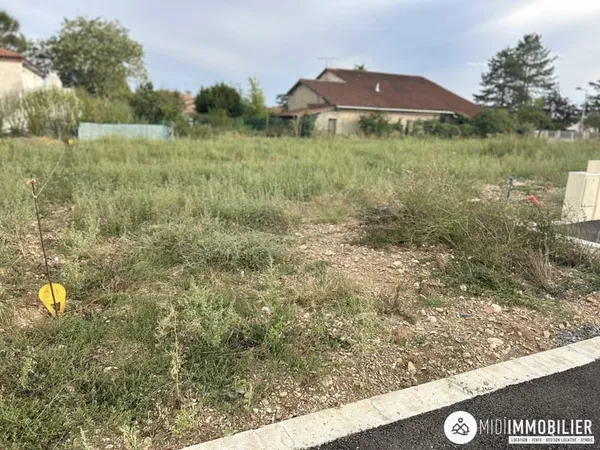 LAGRAVE - TERRAIN CONSTRUCTIBLE 500 M²