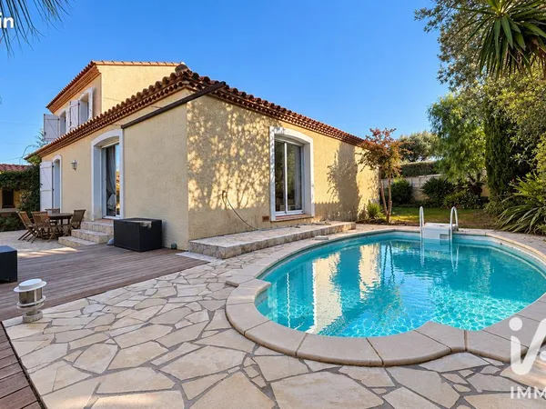 Villa 5 pièces 143 m²