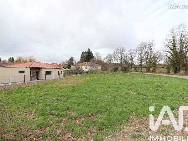 Terrain 1037 m² Chaptelat