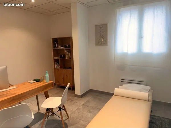 À LOUER - CABINET MÉDICAL / PARAMÉDICAL DE 13 m² - SAINT-MAURICE