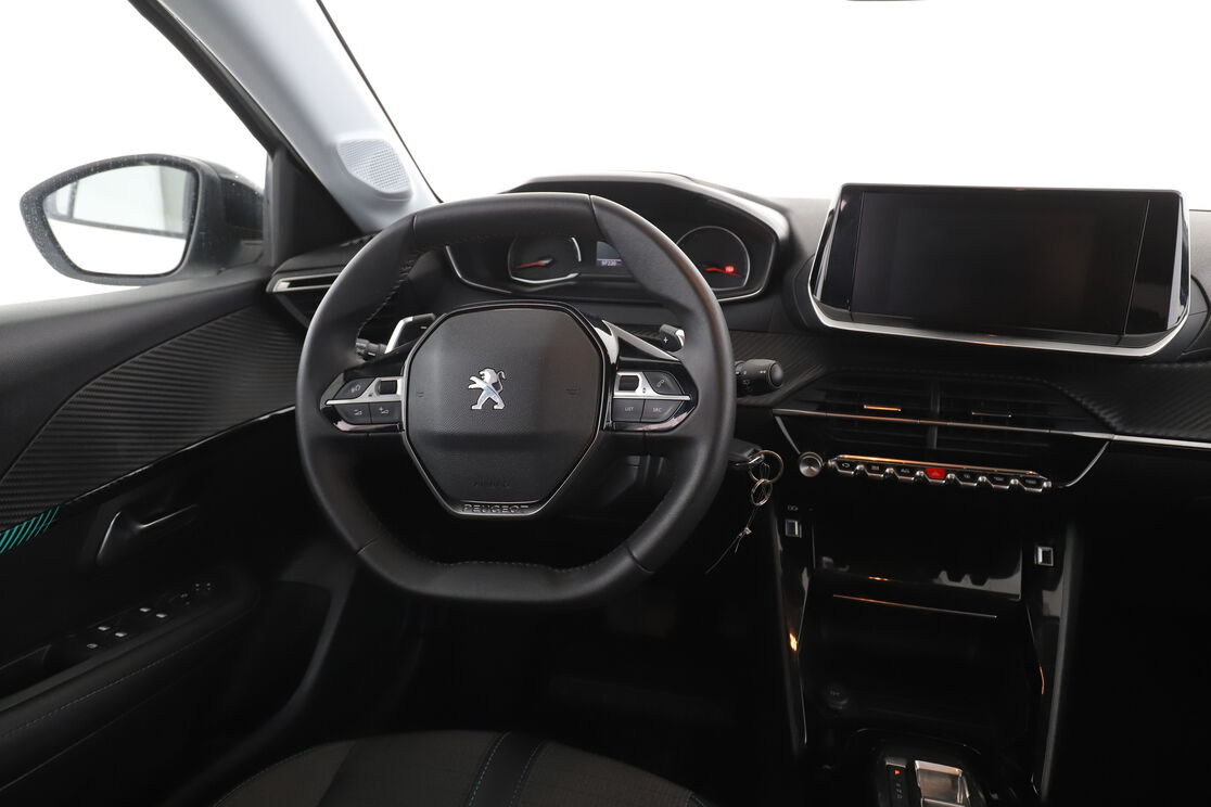 Peugeot 208 1.2 PureTech Allure EAT8 — photo 12