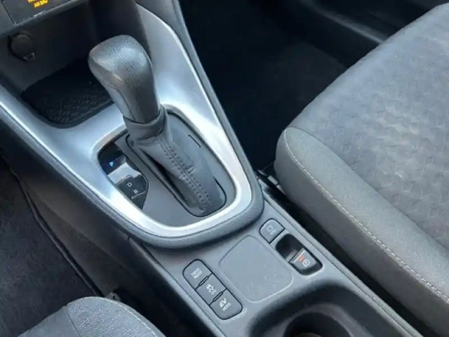 Toyota Yaris hybride 116h france — photo 17