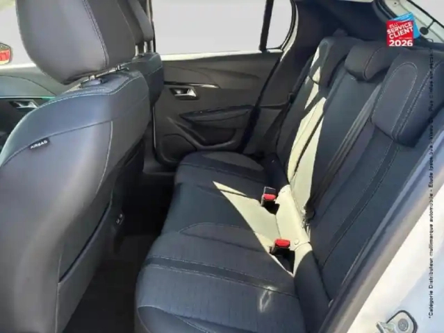 Peugeot 208 e- 136ch allure pack — photo 11