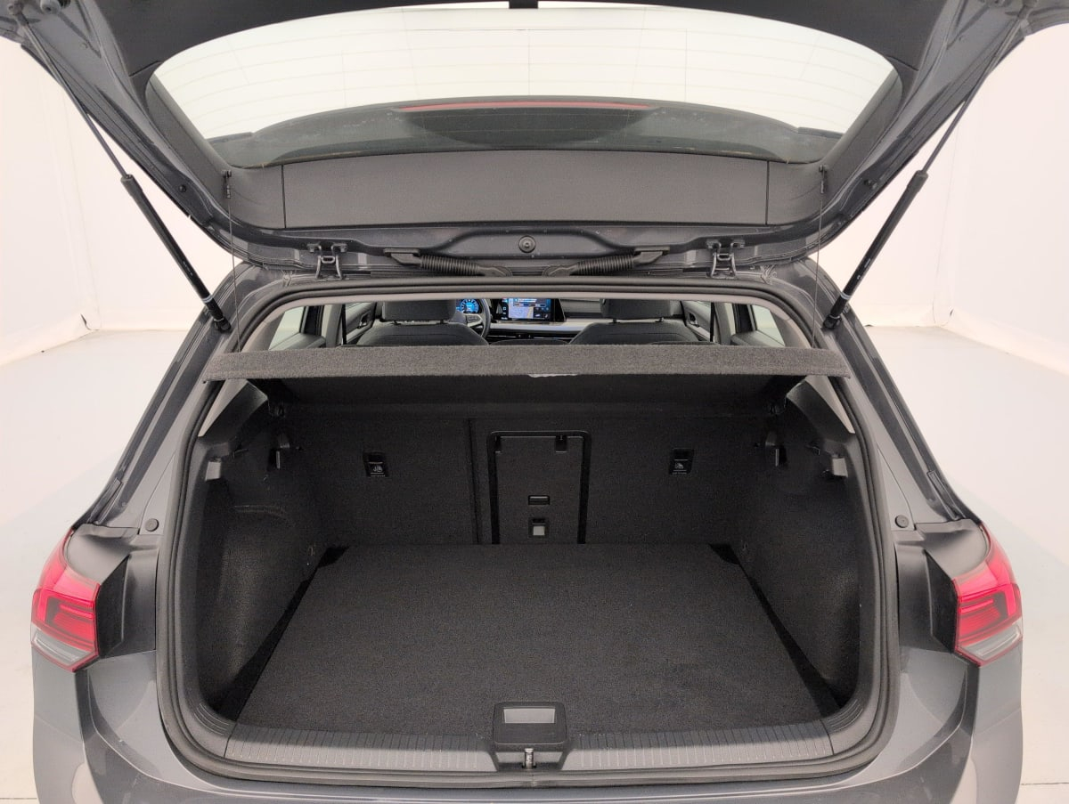 Volkswagen Golf 8 — photo 11