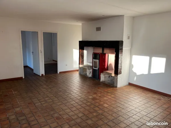 Appartement T3 de 65m² en RdC à louer à Calamane (8 km Cahors)