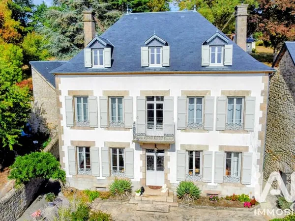 Maison 12 pièces 300 m²
