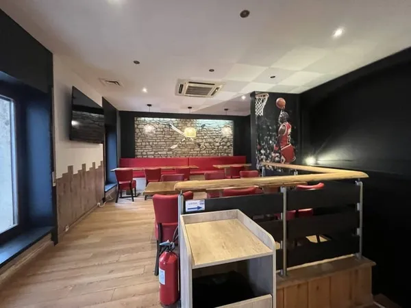 Local commercial 185 m²