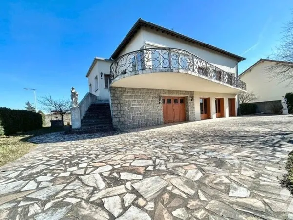 Maison 8 pièces 212 m²