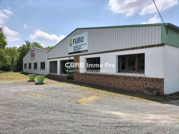 Local industriel 1500 m²